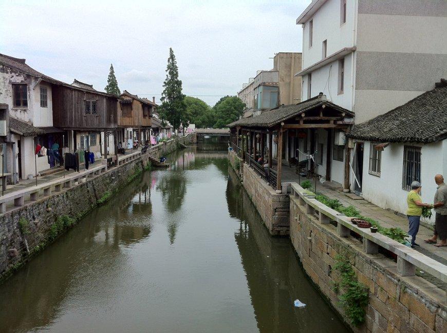 黑暗光年包区真命同款 王冠激活属性效果